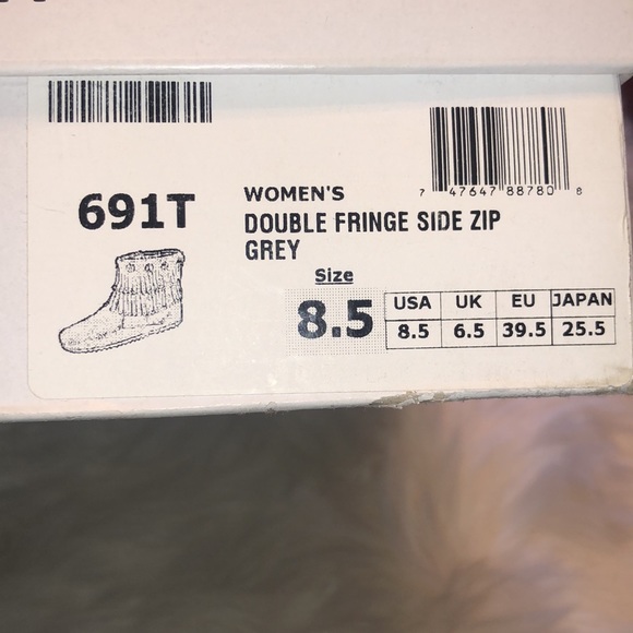 MINNETONKA ~ DOUBLE FRINGE SIDE ZIP MOCCASINS - Picture 9 of 9